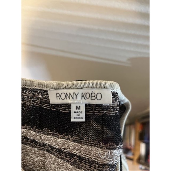 RONNY KOBO cream and black striped long sleeve fitted knit maxi dress M - Picture 5 of 7